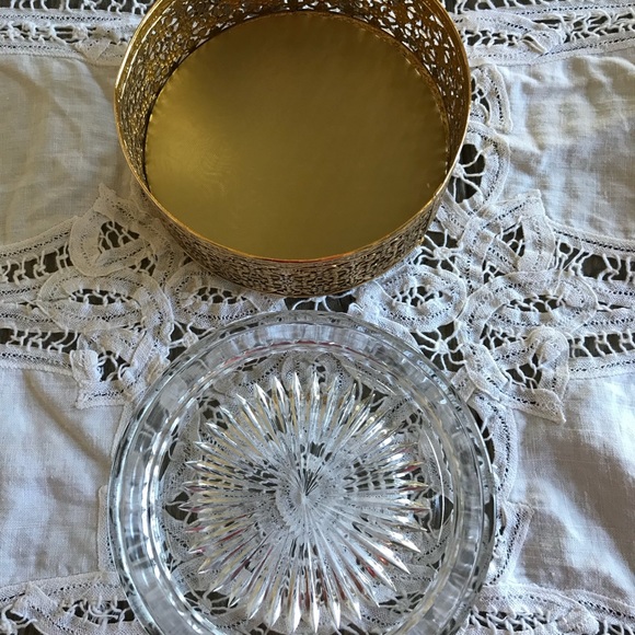 Stylebuilt Round Mirrored trinket Box - Picture 5 of 6